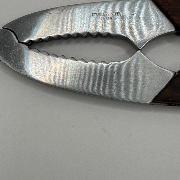 Teak wood handled nut cracker or shellfish cracker set. Vintage made in Japan. - Picture 6 of 12